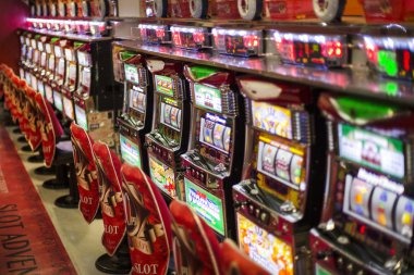 gojek800 platform interface showing sports betting and casino games on mobile
